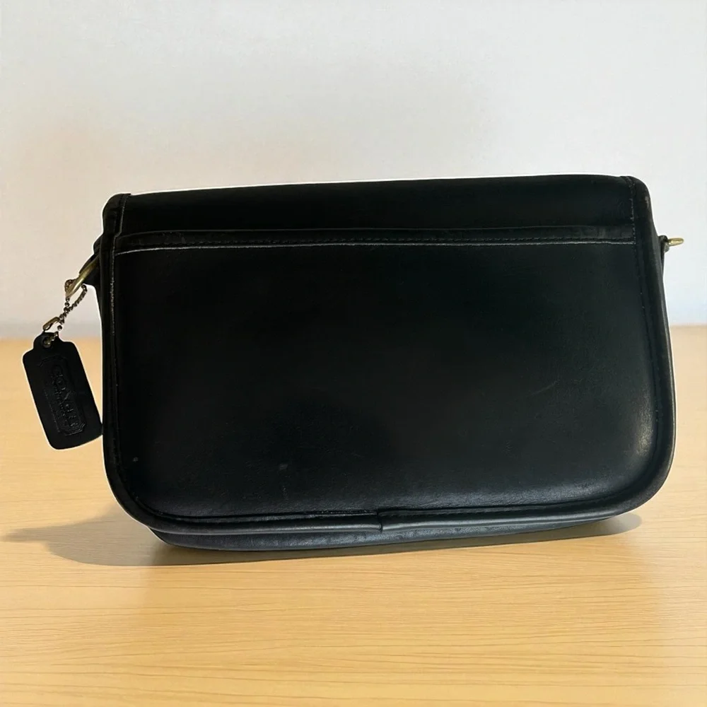 Coach Vintage Slim Turnlock Crossbody Black Leather Convertible Clutch‎